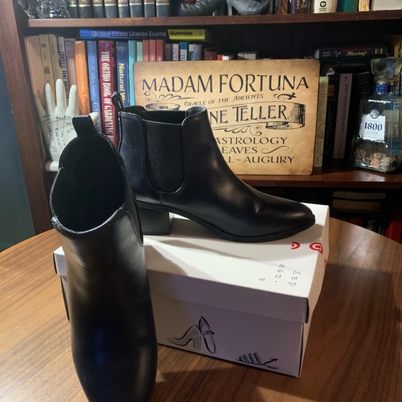 Boots - Picture 9 of 9